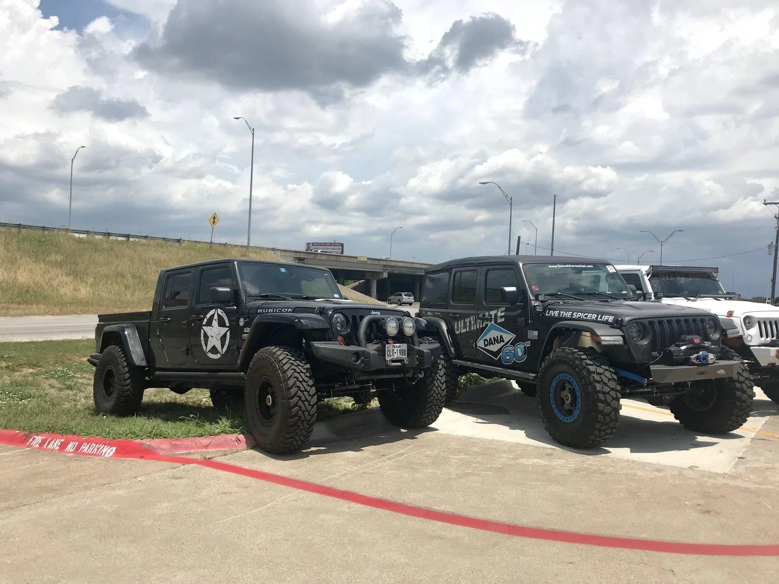 Jeep Gladiator Brute on 40s!!!!!! DANA Spicer Ultimate 60s! 8C5D703C-D877-44C6-8125-6A7C6075D565