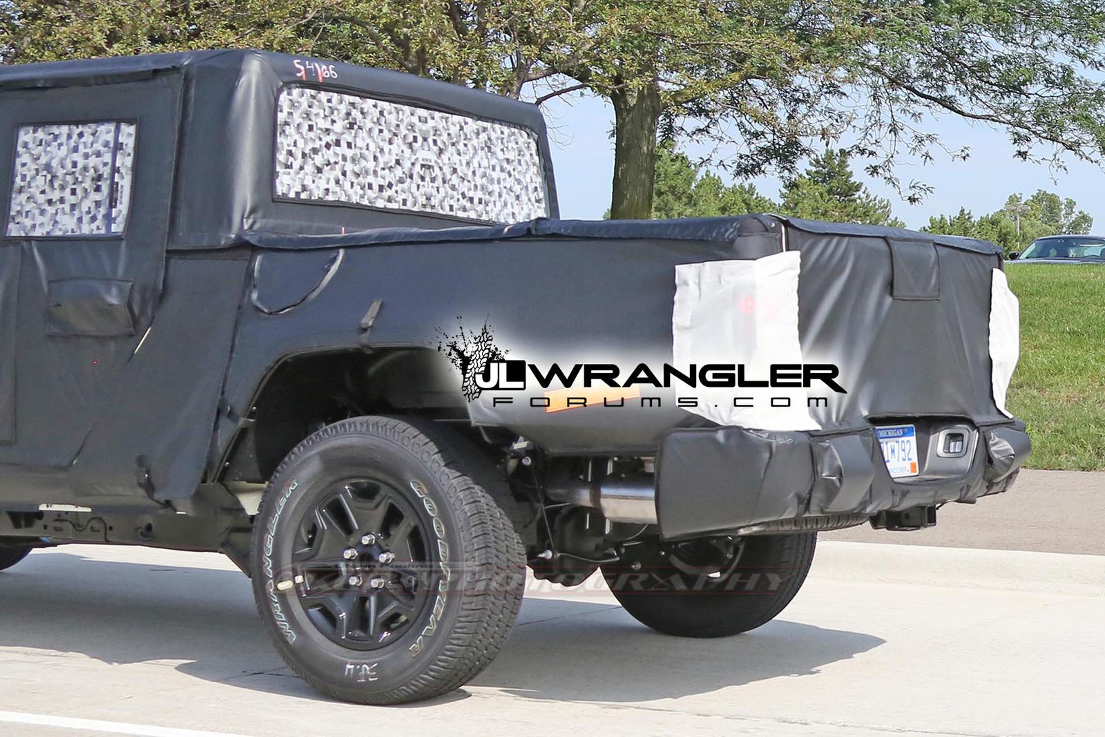 Jeep Gladiator Jeep Gladiator Pickup Truck (JT) Spy Pics and Videos! 2019-jeep-scrambler-pickup-jt-wrangler-03-