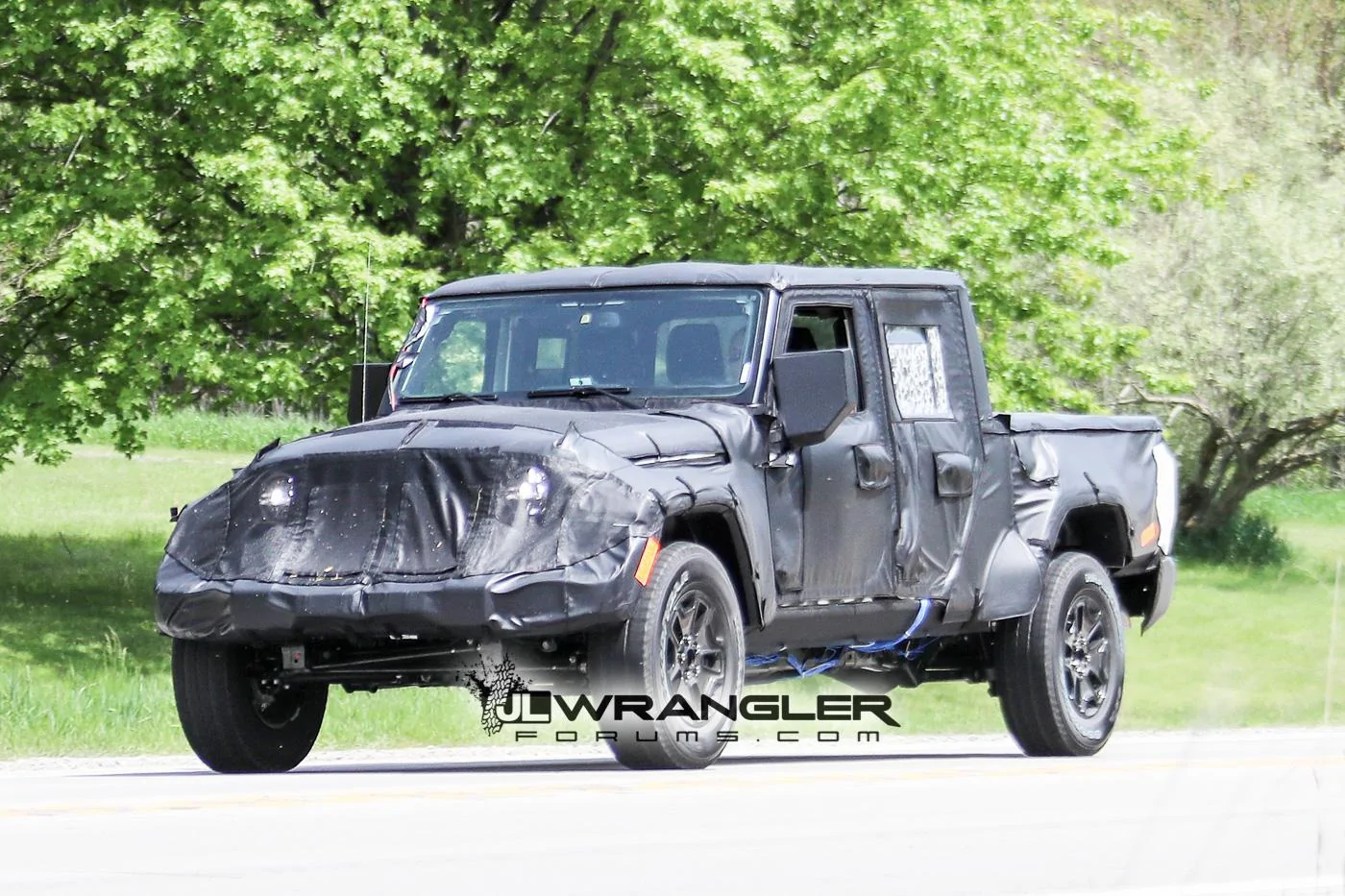 Jeep Gladiator Jeep Gladiator Pickup Truck (JT) Spy Pics and Videos! 2019-jt-jeep-wrangler-pickup-truck-4-jpg