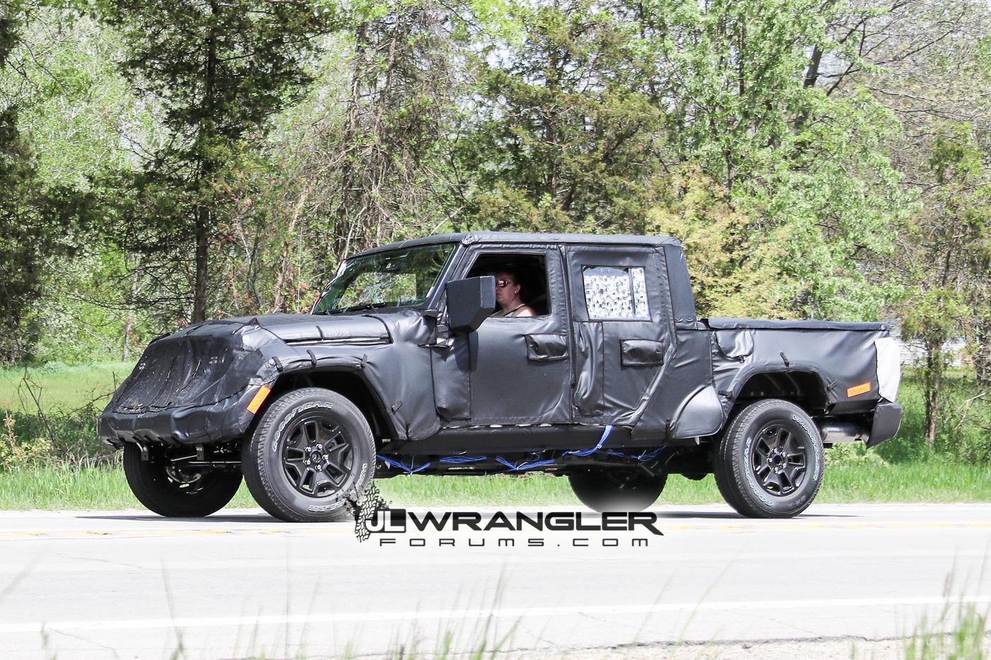Jeep Gladiator Jeep Gladiator Pickup Truck (JT) Spy Pics and Videos! 2019-jt-jeep-wrangler-pickup-truck-7-