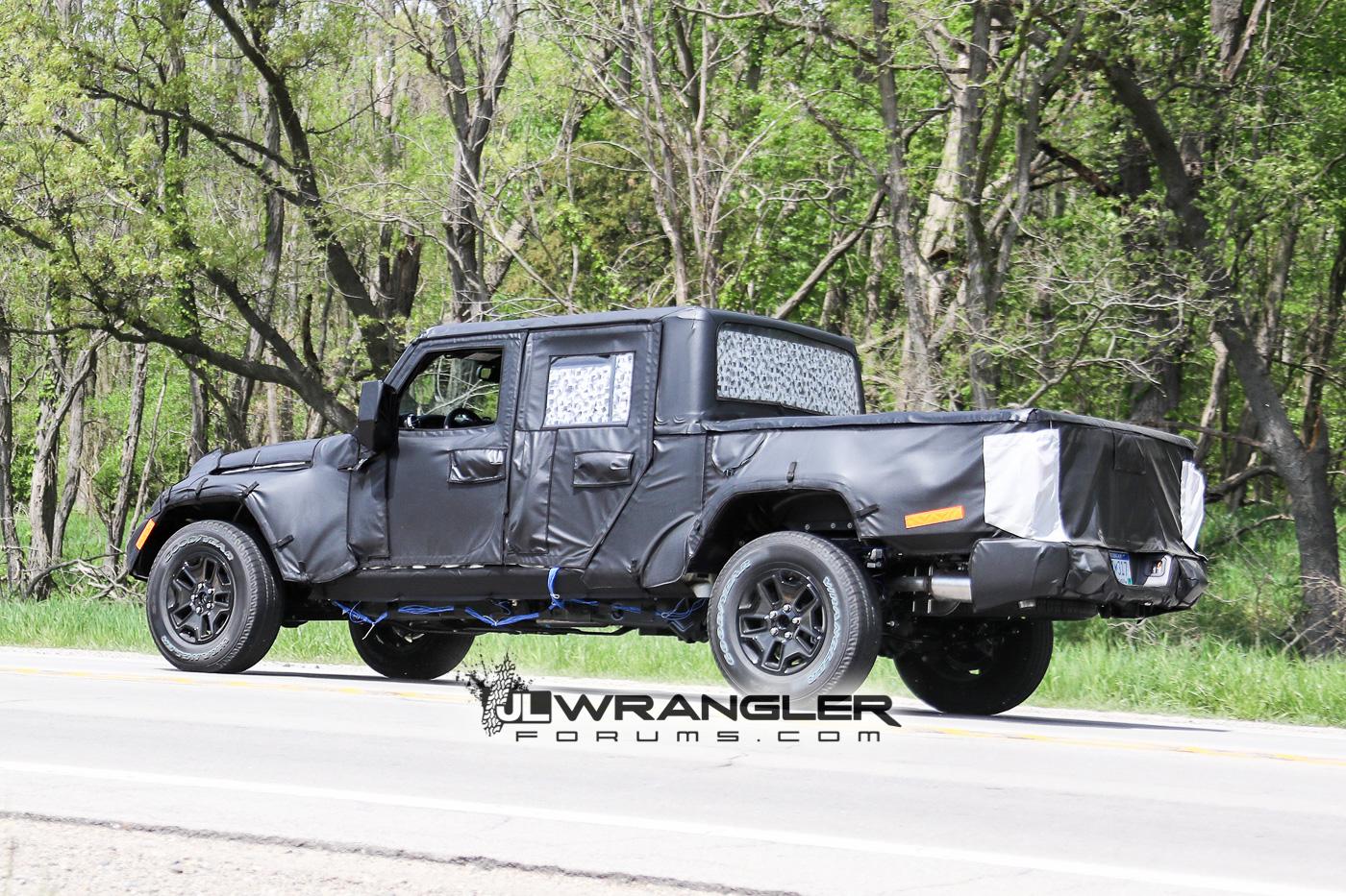 Jeep Gladiator Jeep Gladiator Pickup Truck (JT) Spy Pics and Videos! 2019-jt-jeep-wrangler-pickup-truck-11-