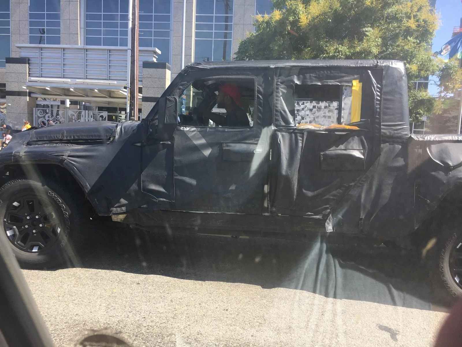 Jeep Gladiator Scrambler spotted in LA uc?id=0B7HEXTV7Gj3EeXJYT3pWZTVtZzh3dmN1Um5tWDRPRGk0YTVF
