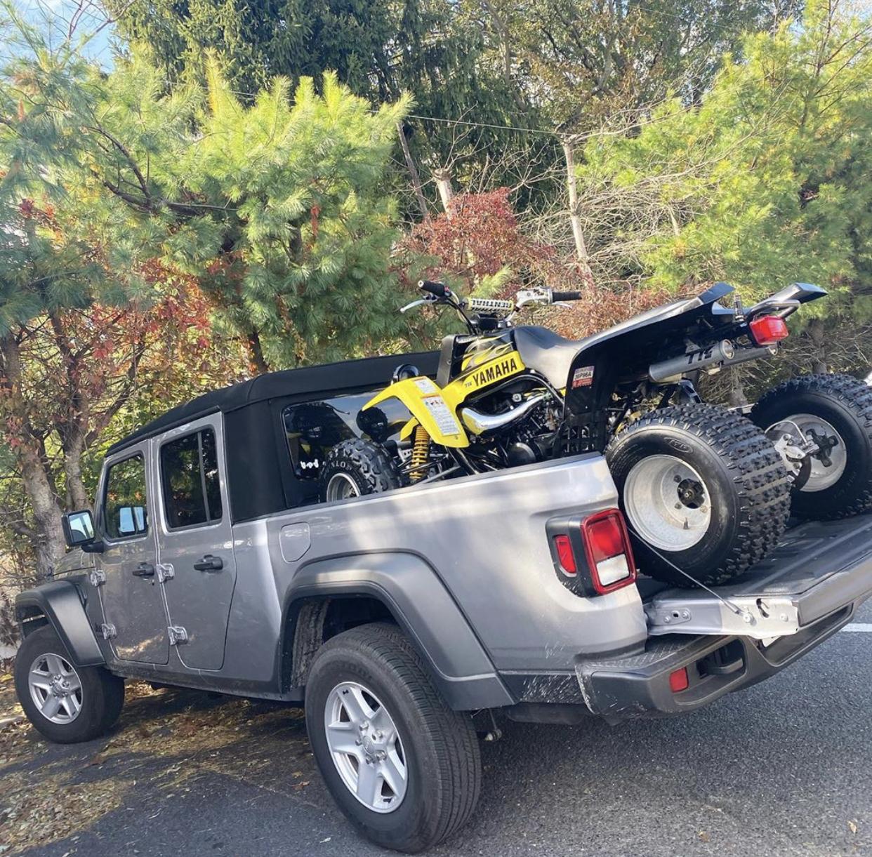Jeep Gladiator Finally the bed hauling... B4C44F3E-EA91-4C23-881B-BDE3050E7BF1