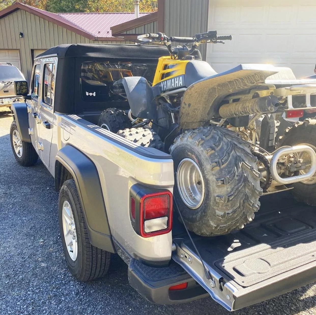 Jeep Gladiator Finally the bed hauling... C14E5D6E-490A-4C78-832B-FC8DCAF757EB