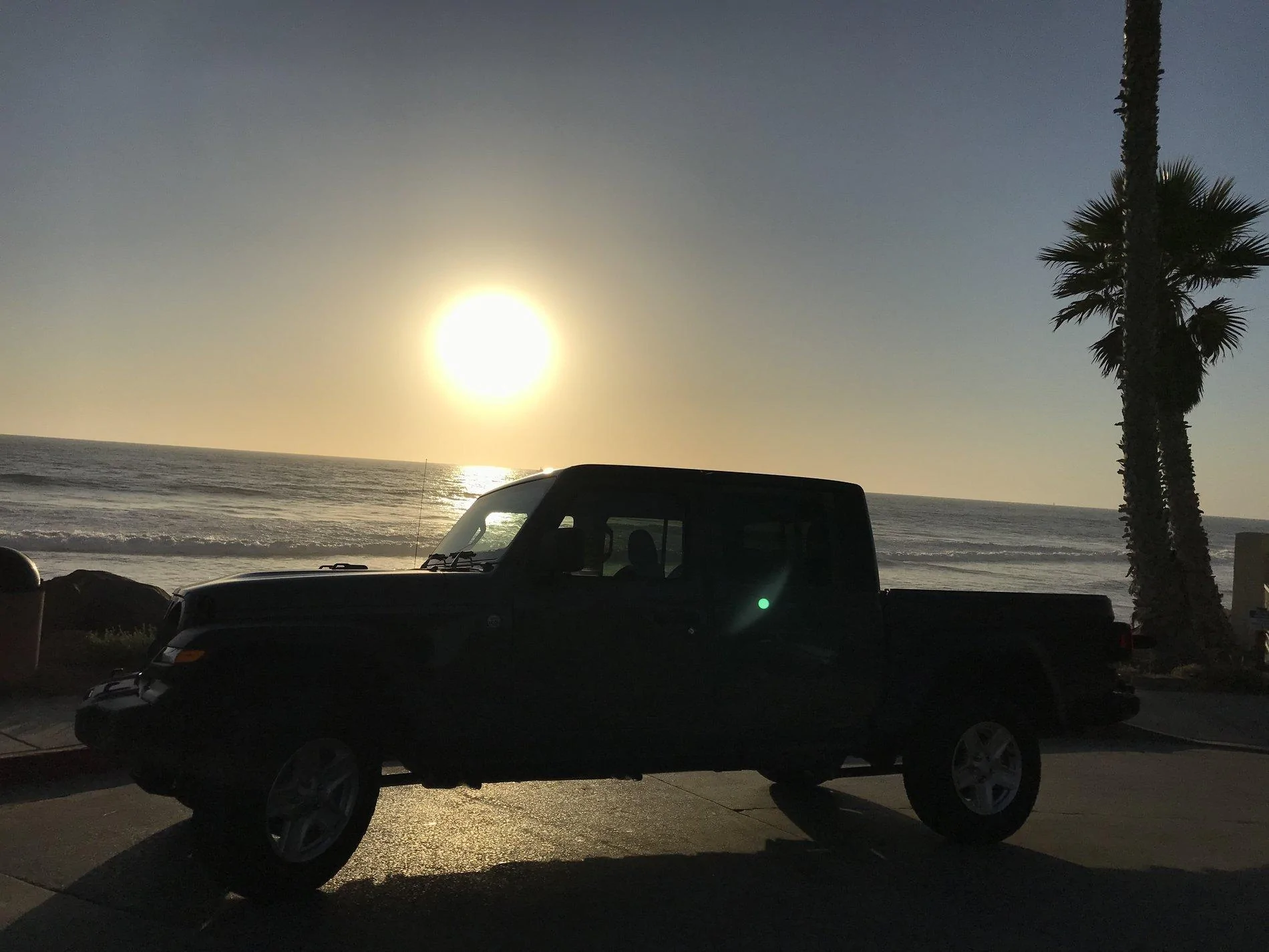 Jeep Gladiator STING GRAY Gladiator JT Club 97A0629D-EB43-4988-AECA-CD5B87494E3B