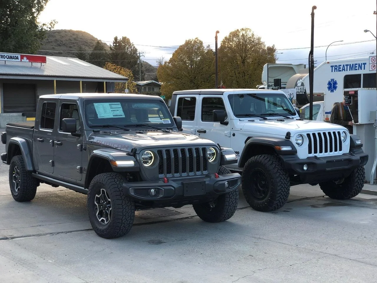 Jeep Gladiator Sting grey owners (future) check in 9BA30E4B-2774-4611-9858-B6A98B40E555