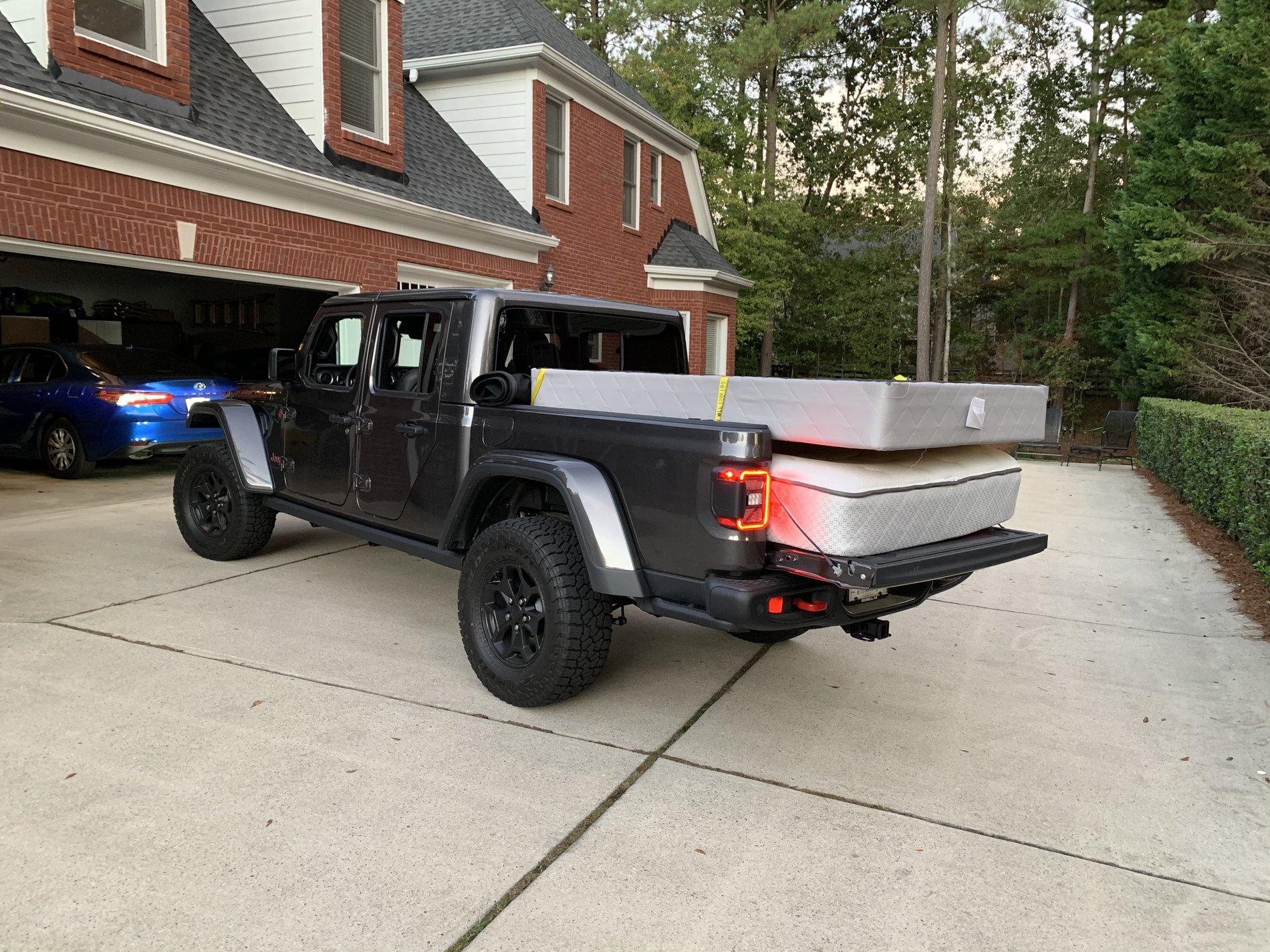 Jeep Gladiator The GCM-JTLE-OMC... Granite Crystal Metallic- JT Launch Edition- Original Motor Club 58B1716A-4C49-43BA-97DE-20E515026B65