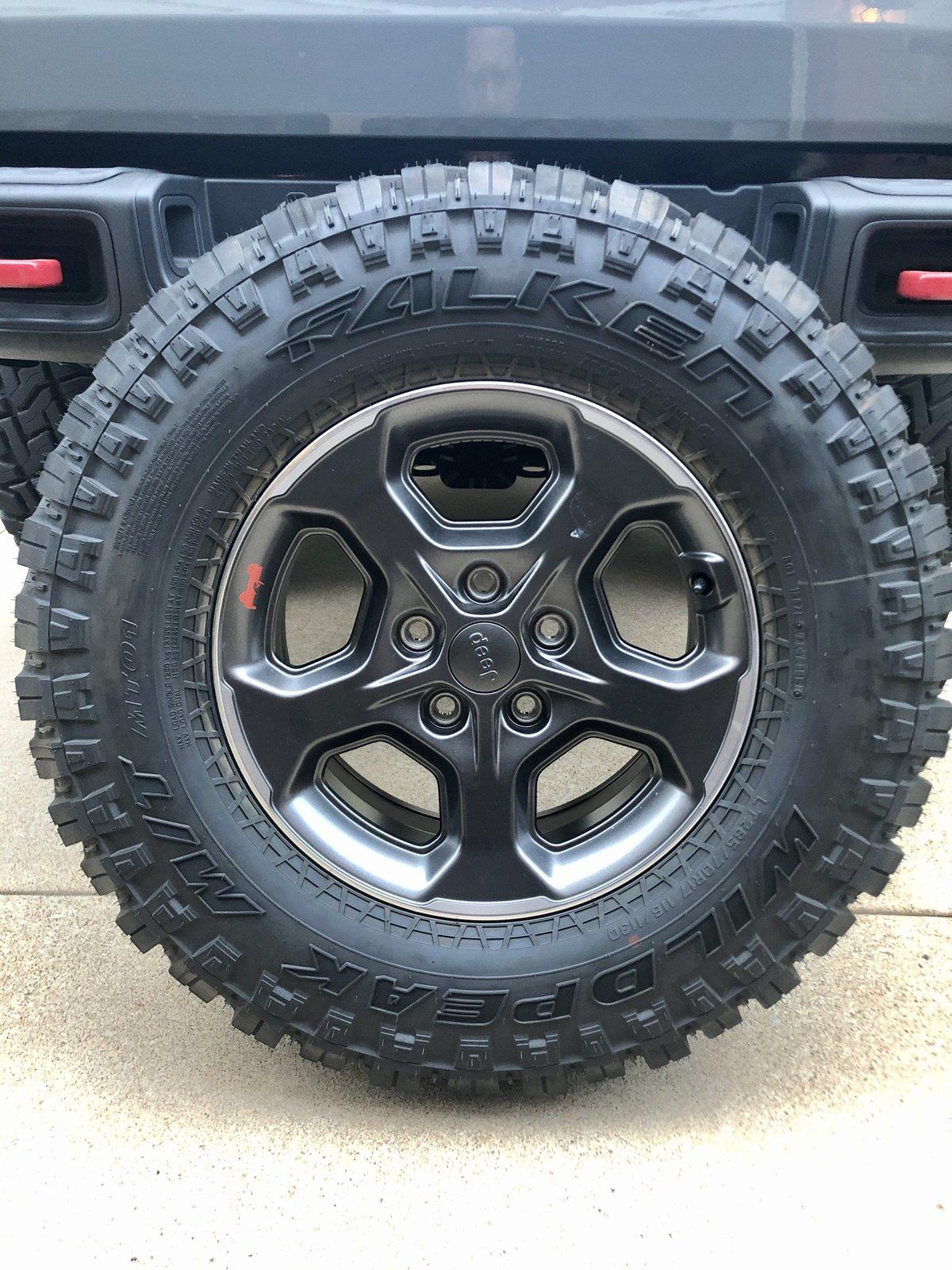 Jeep Gladiator 4 - Rubicon wheels and Falken M/T tires wih less than 10 miles on them image0