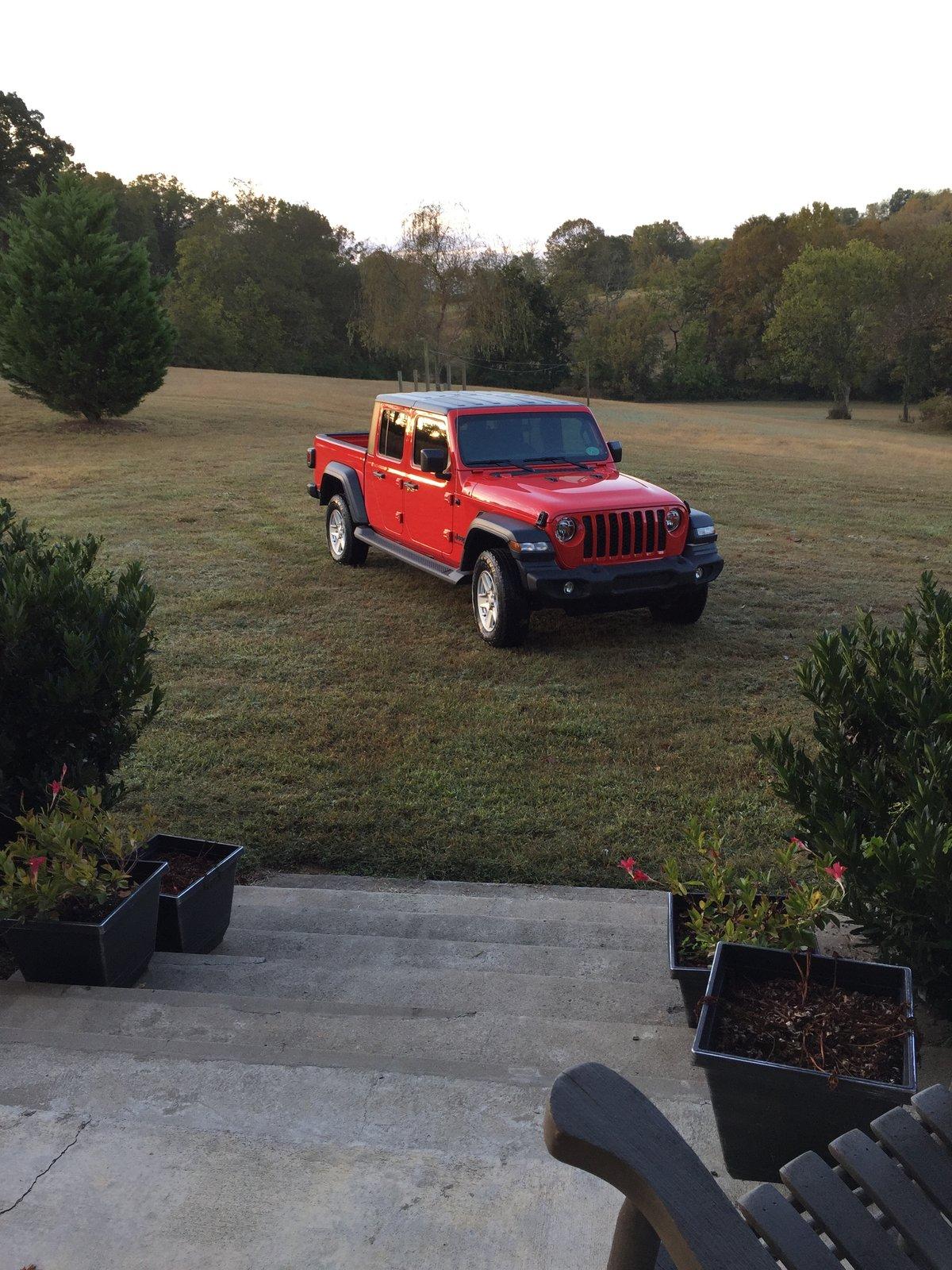 Jeep Gladiator FIRECRACKER RED Gladiator JT Club 34159B64-D0E8-498E-B8EF-E02F15516F35
