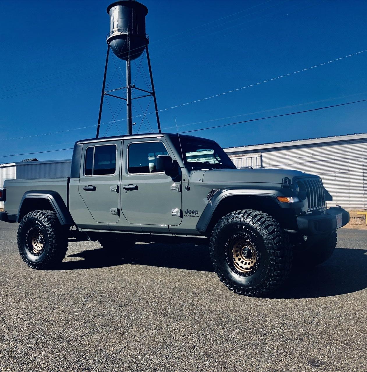 Jeep Gladiator SHOW ME YOUR WHEELS! 5B192462-0E1A-4418-A8AE-BBA6F6D8D930
