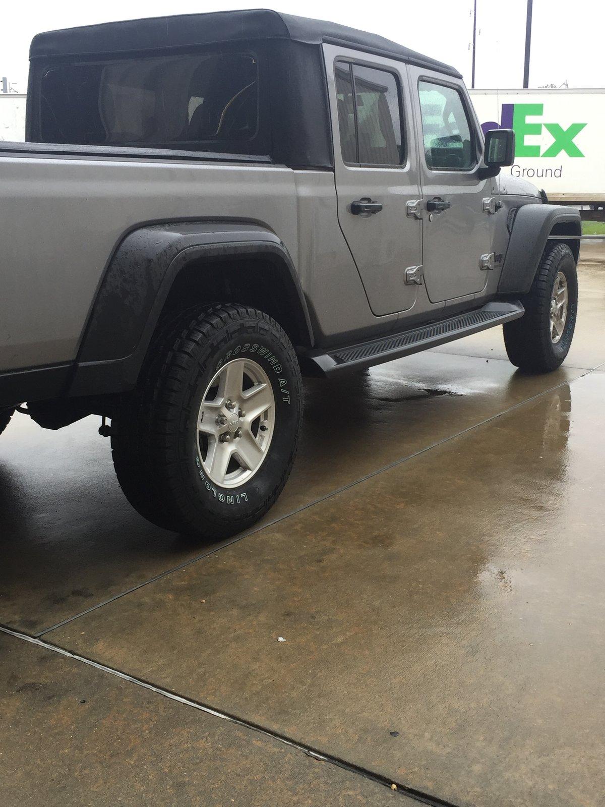 Jeep Gladiator Anyone considering 34”? D6732742-D20C-47D4-AEDF-A11686BD8BC5
