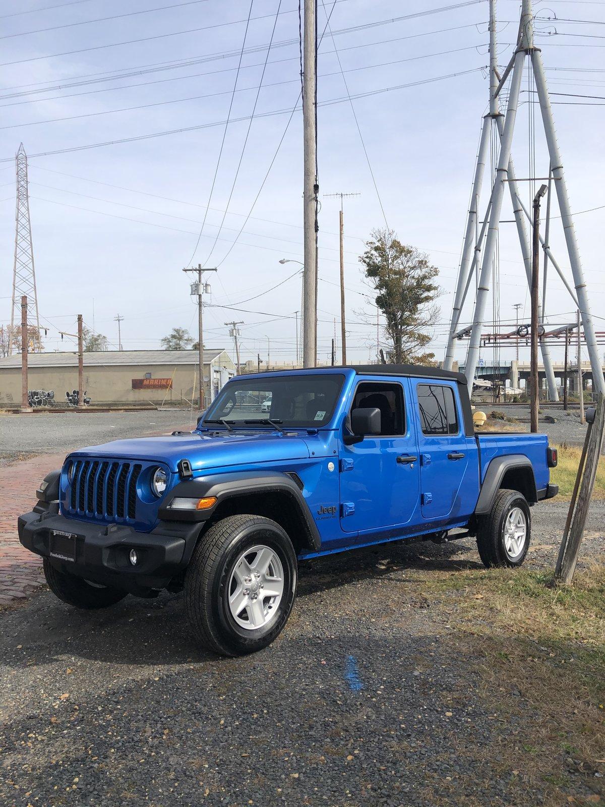 Jeep Gladiator HYDRO BLUE PEARL Gladiator JT Club 52D06D7B-7247-4F16-B60E-611872A00A77