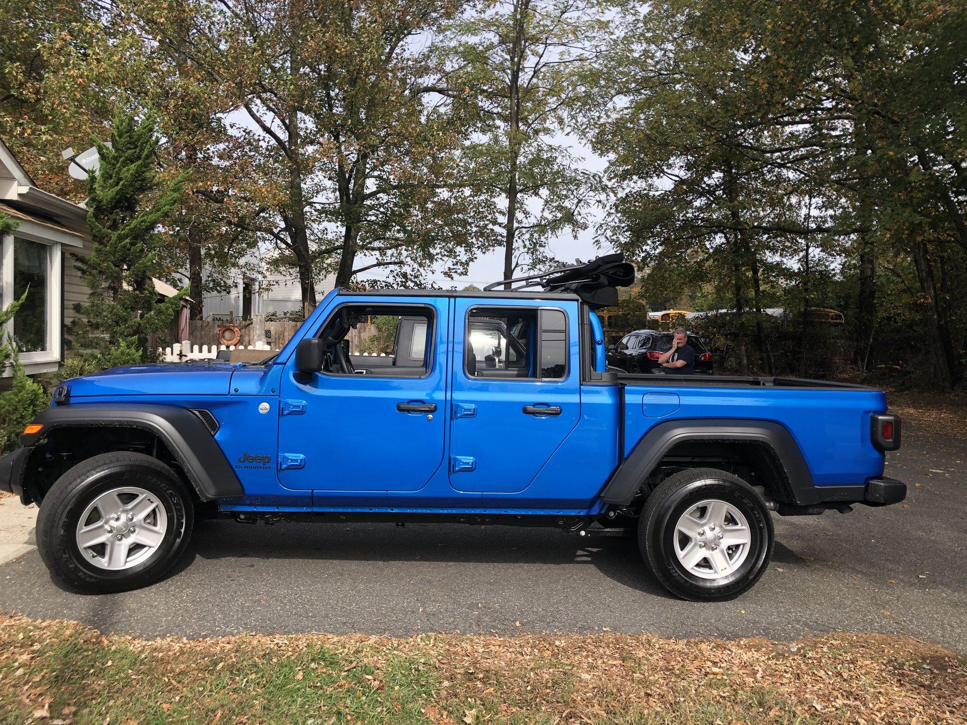 Jeep Gladiator HYDRO BLUE PEARL Gladiator JT Club 919A23EE-2D12-42E3-A74E-FCAD2DF43A02