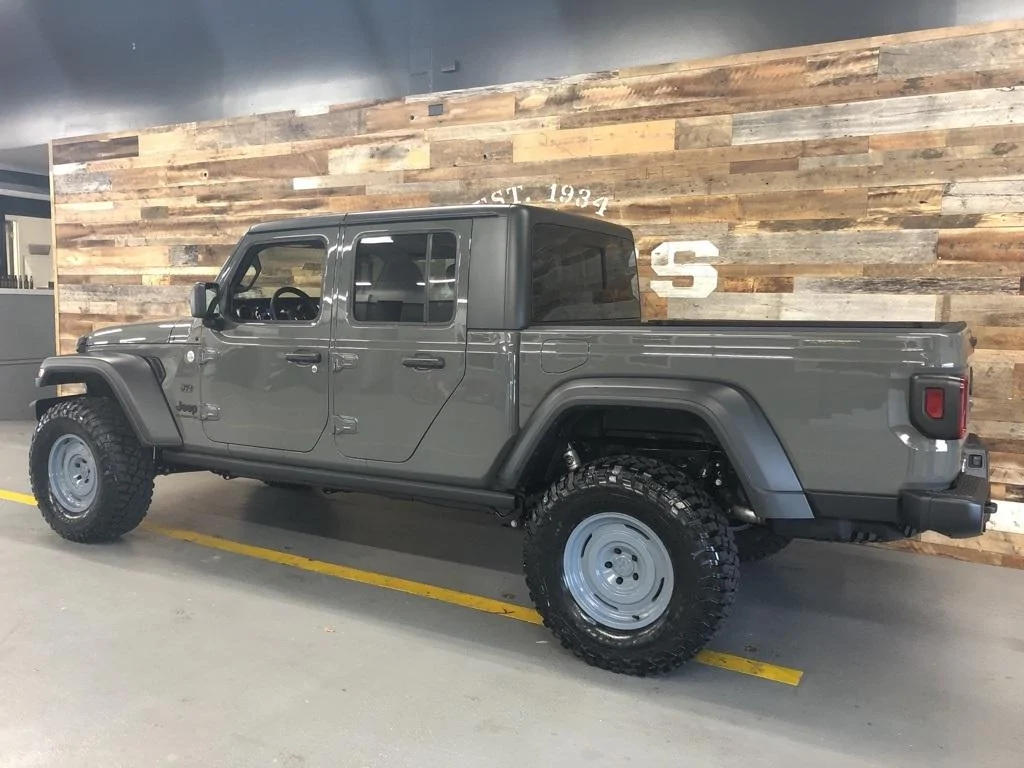 Jeep Gladiator STING GRAY Gladiator JT Club 230CB542-D2C1-4298-8960-AB730EA70BFF