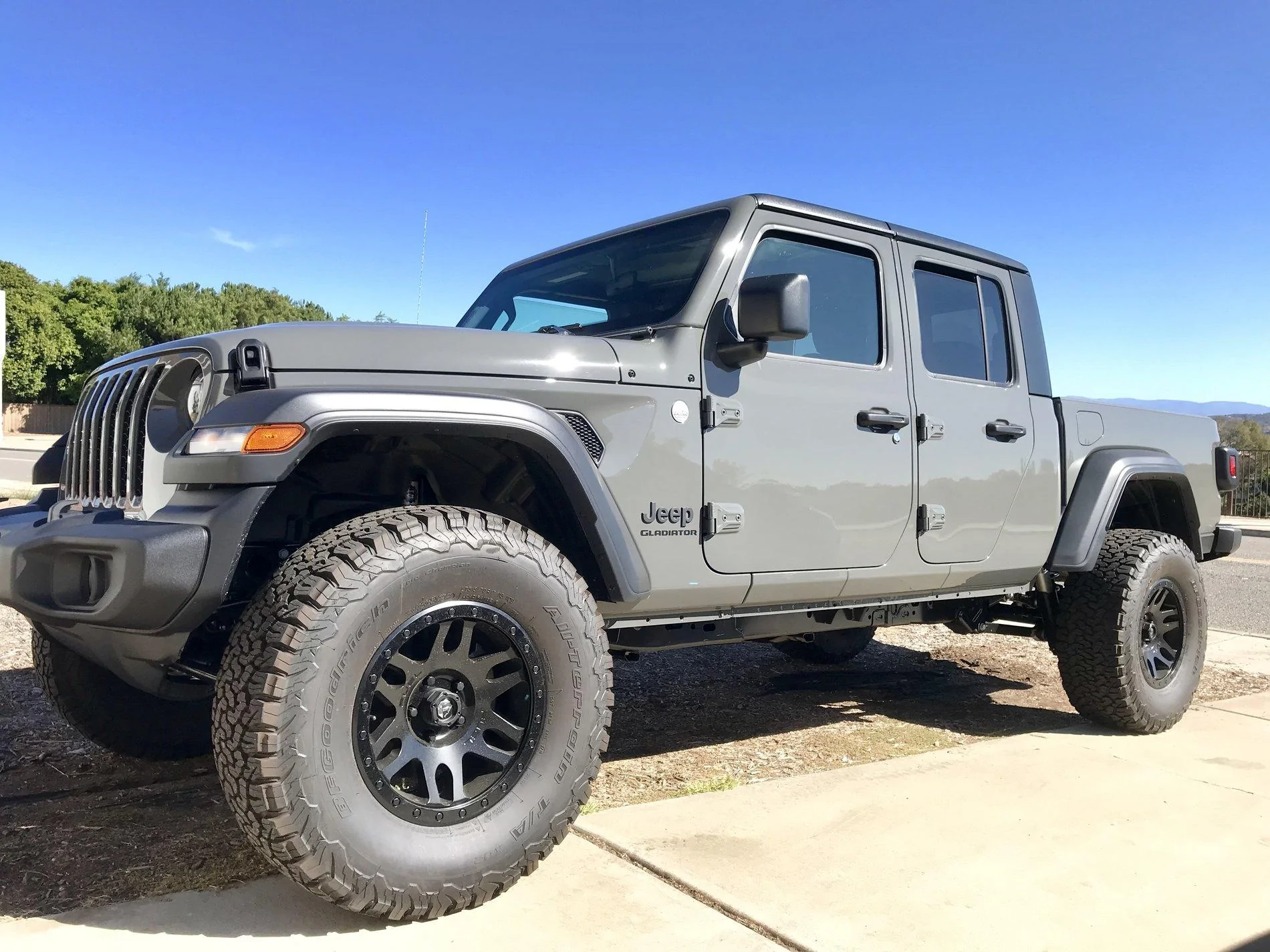 Jeep Gladiator STING GRAY Gladiator JT Club 53702198-1378-415D-8651-20D0E8E2DEE7