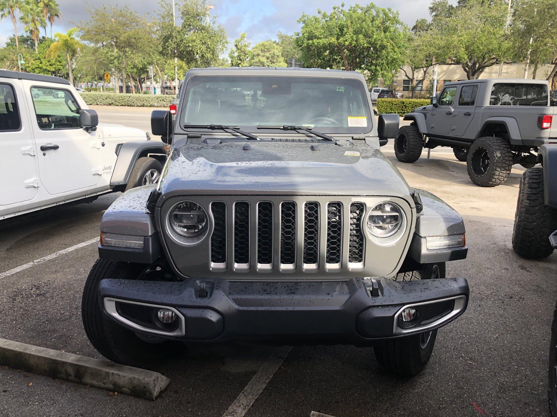 Jeep Gladiator Bunch of overland take offs - mega deal C704BF9E-E710-41FF-BF56-059E22D1F01B