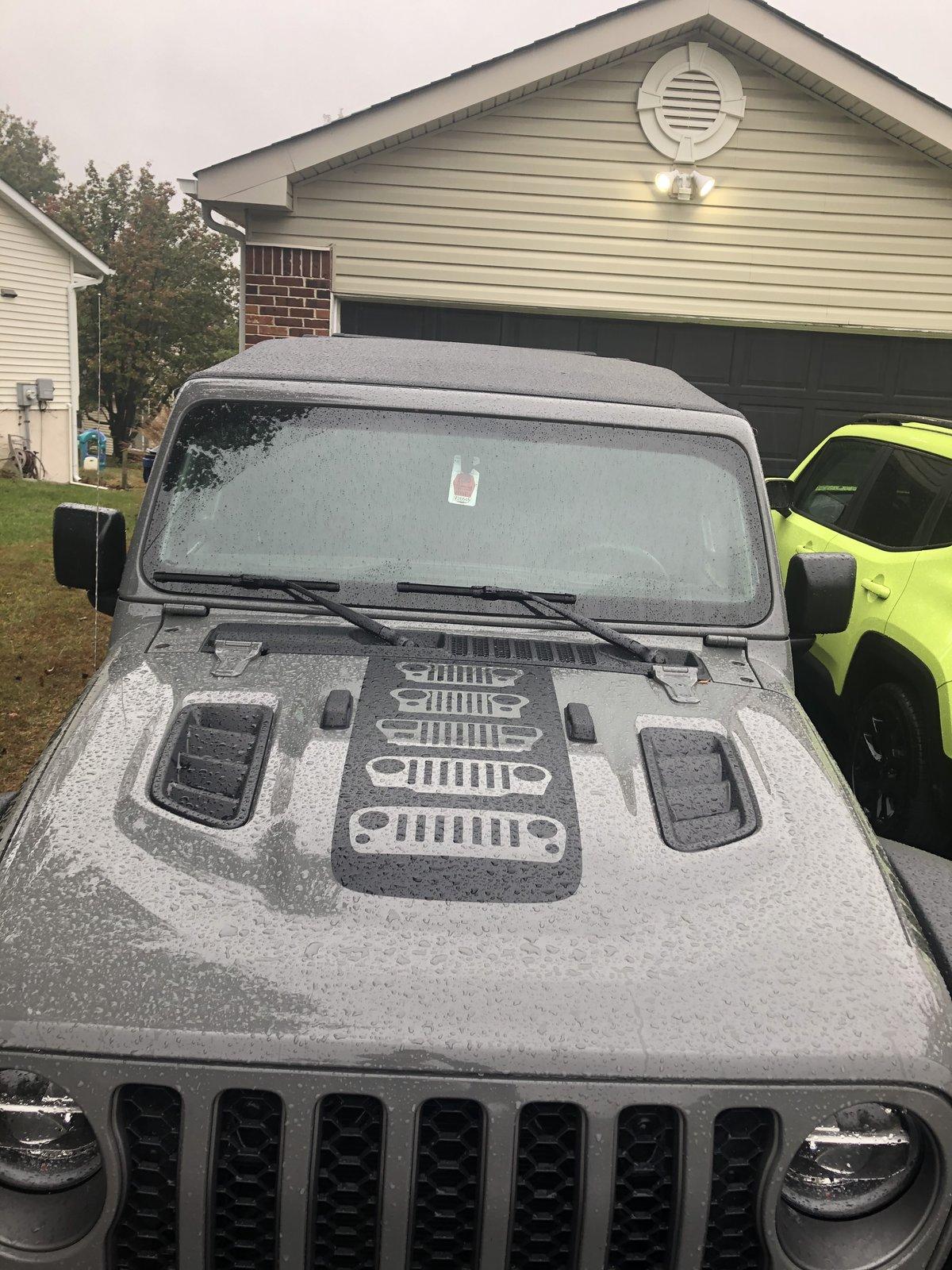 Jeep Gladiator Hood graphic availability? IMG_1236