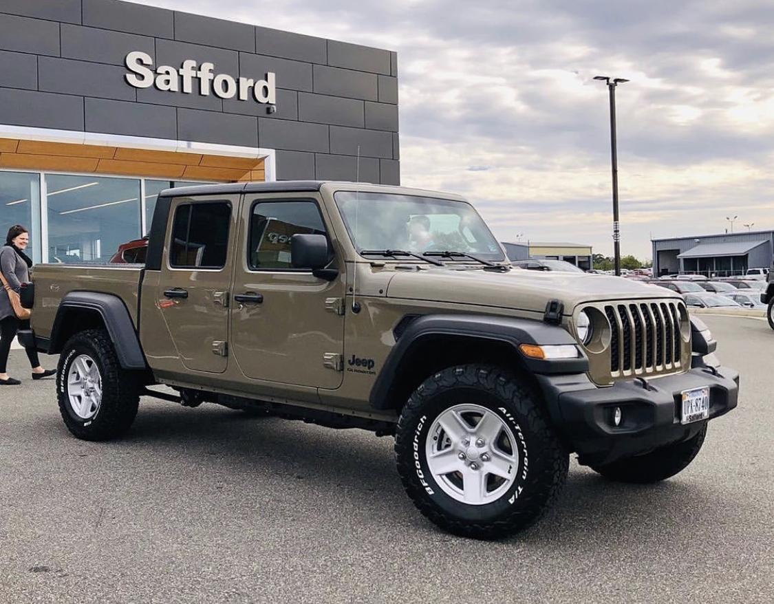 Jeep Gladiator Delay ordering for GATOR?????? 4507A498-2739-4D3F-8FF3-F5EBDFD5C506