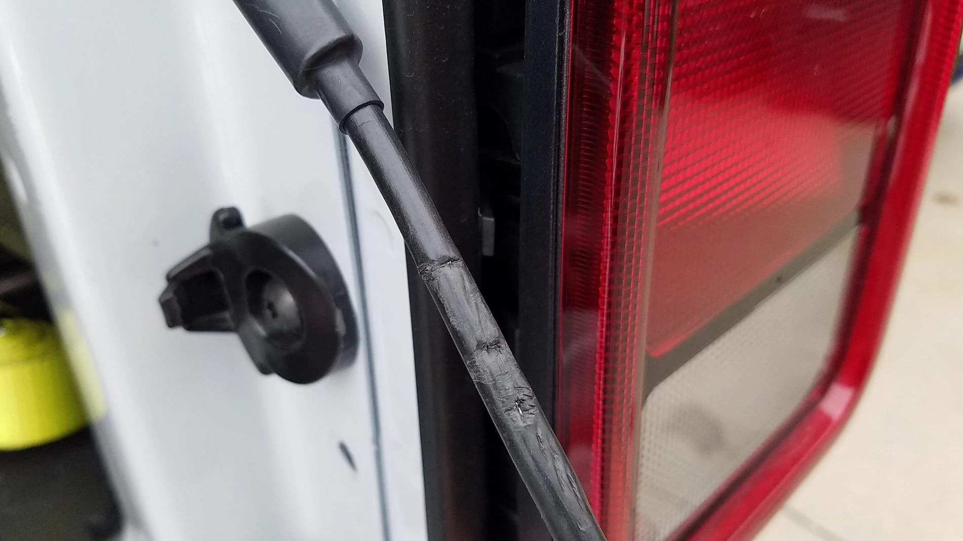 Jeep Gladiator LED Bulb Replacement - IT WORKS! 20191026_162318
