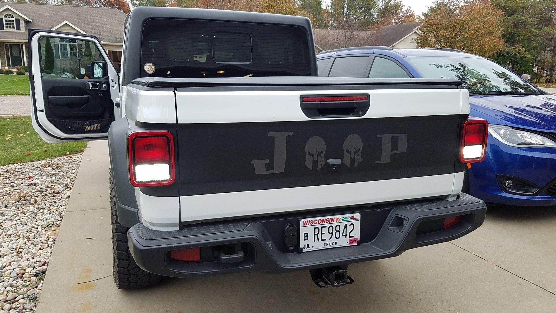 Jeep Gladiator LED Bulb Replacement - IT WORKS! 20191026_162731