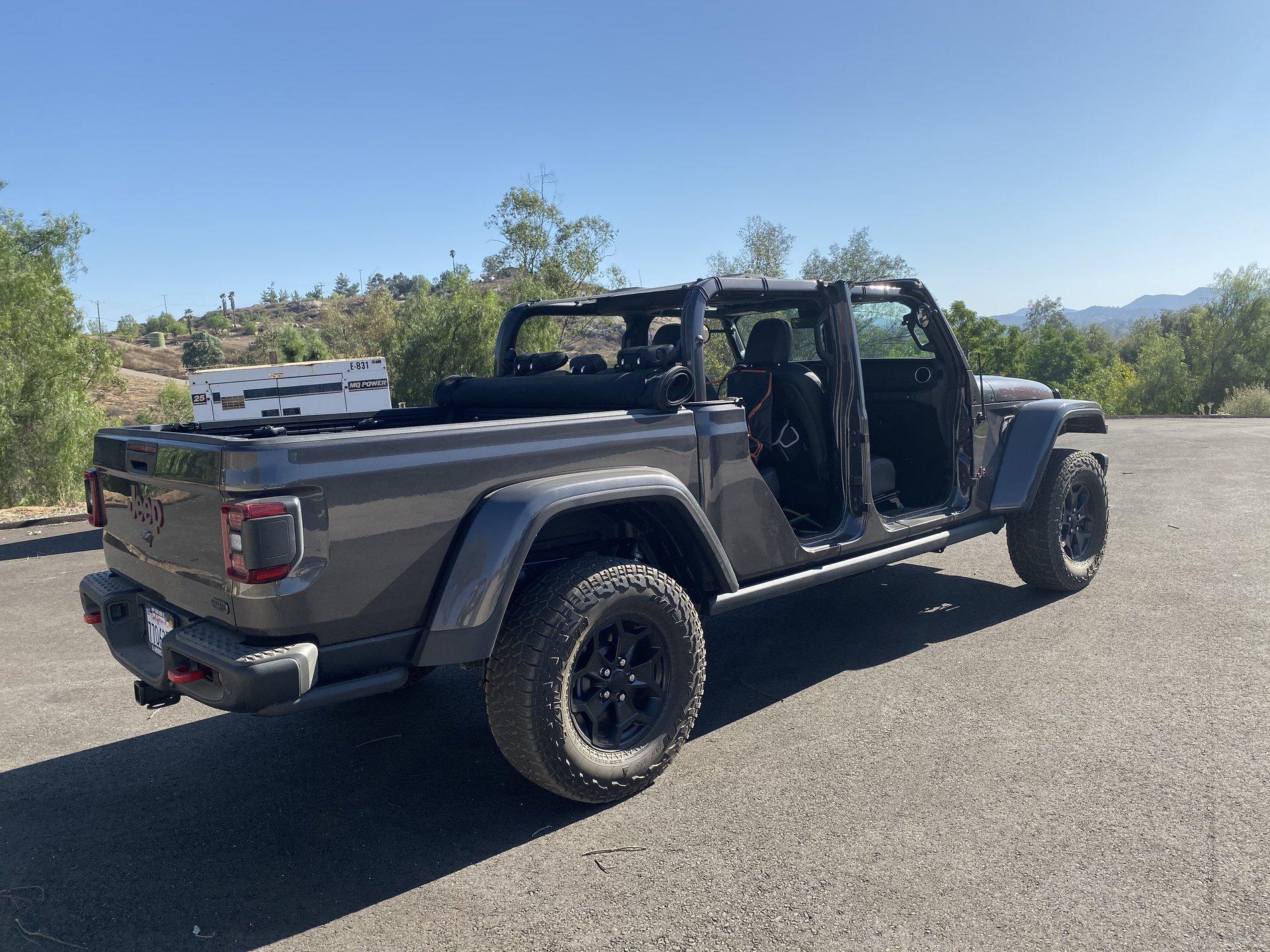 Jeep Gladiator KayakMike's Granite Crystal Metallic LE Build 605901CC-860E-4E3B-AE8A-22D008B96C73