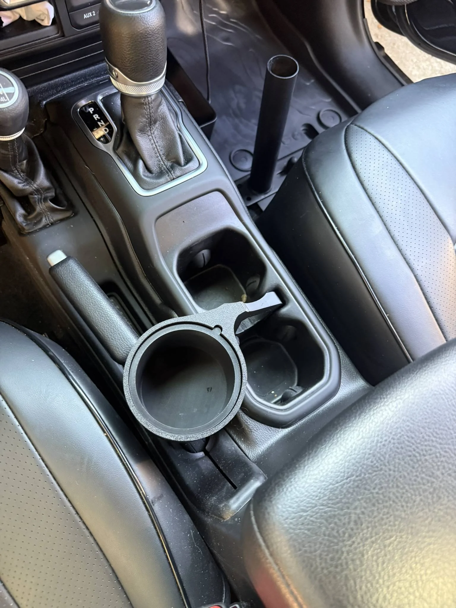 Jeep Gladiator Add 3D printed drink holder. IMG_9328