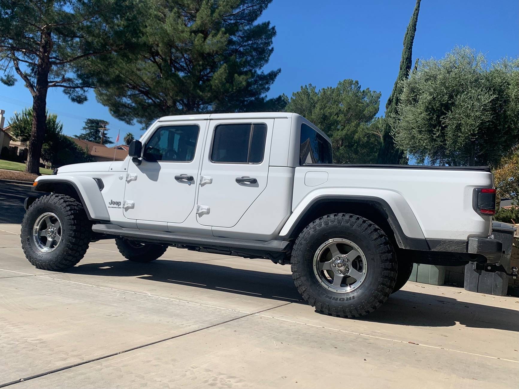 Jeep Gladiator Considering 37s on Stock 2024 Sport S Non-Max Tow IMG_2724