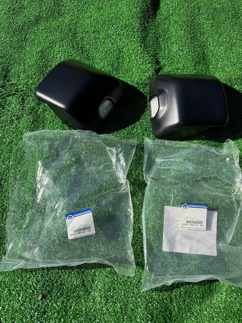 Jeep Gladiator OEM LED turn signal Mirrors IMG_9048