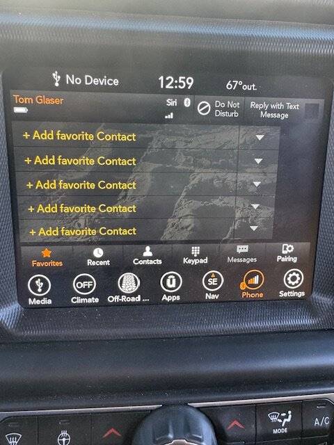Jeep Gladiator Does my 2020 Gladiator support Apple Carplay Auto? IMG_8430.JPG