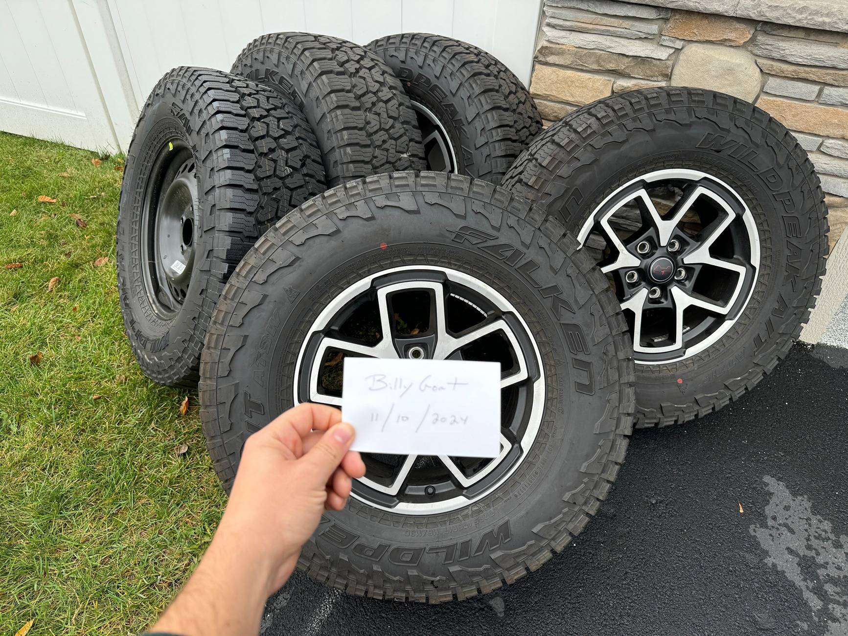 Jeep Gladiator Set of 5 2024 Rubicon Wheels/Tires w/TPMS, <300 Miles ($1250 OBO) IMG_3010.JPG