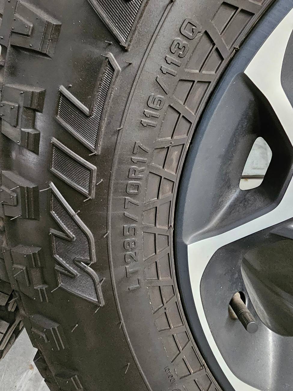 Jeep Gladiator Set of 4 2023 Gladiator Rubicon Wheels plus spare(steelie) w/33" Falken MT's $950 OBO 1000005559