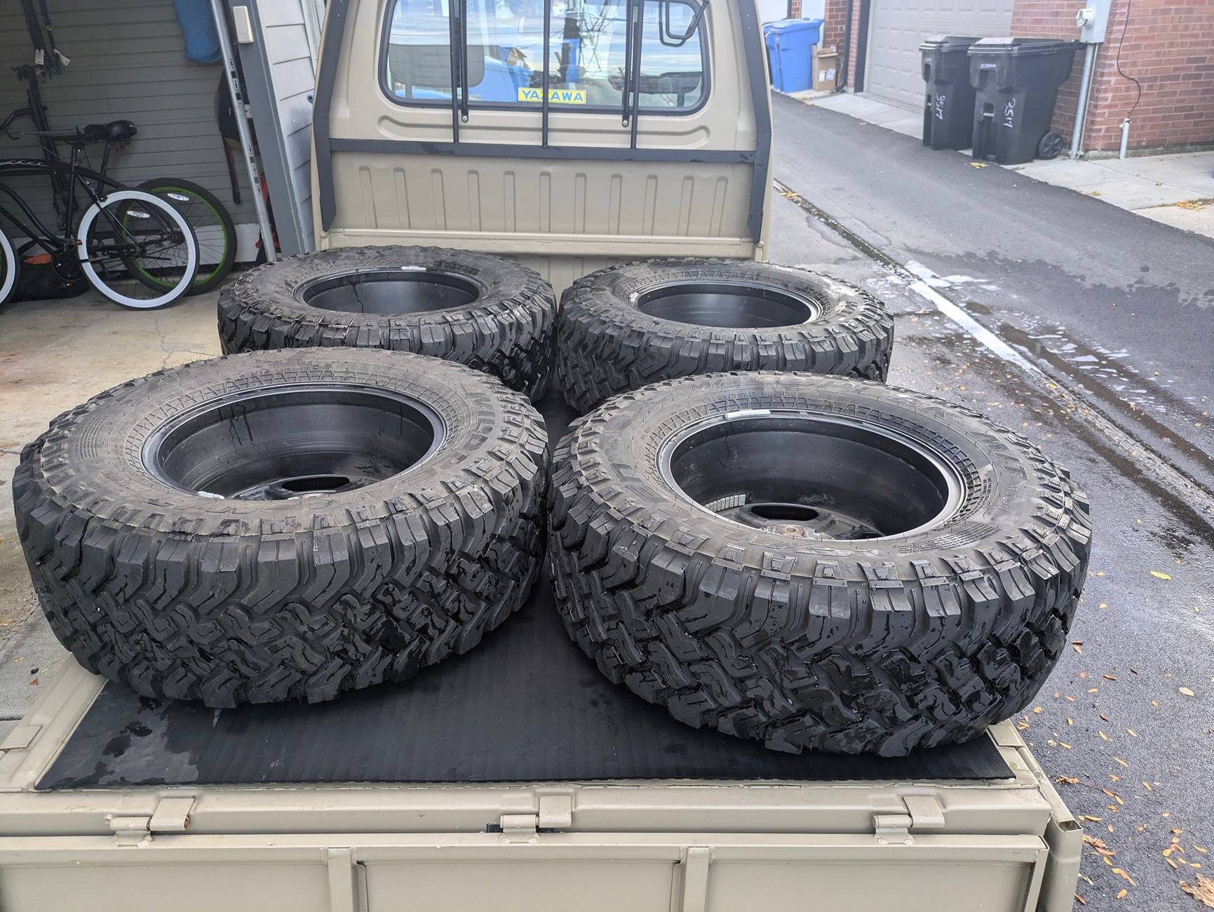 Jeep Gladiator 2020 Gladiator Rubicon Wheels and Tires PXL_20241024_215957141