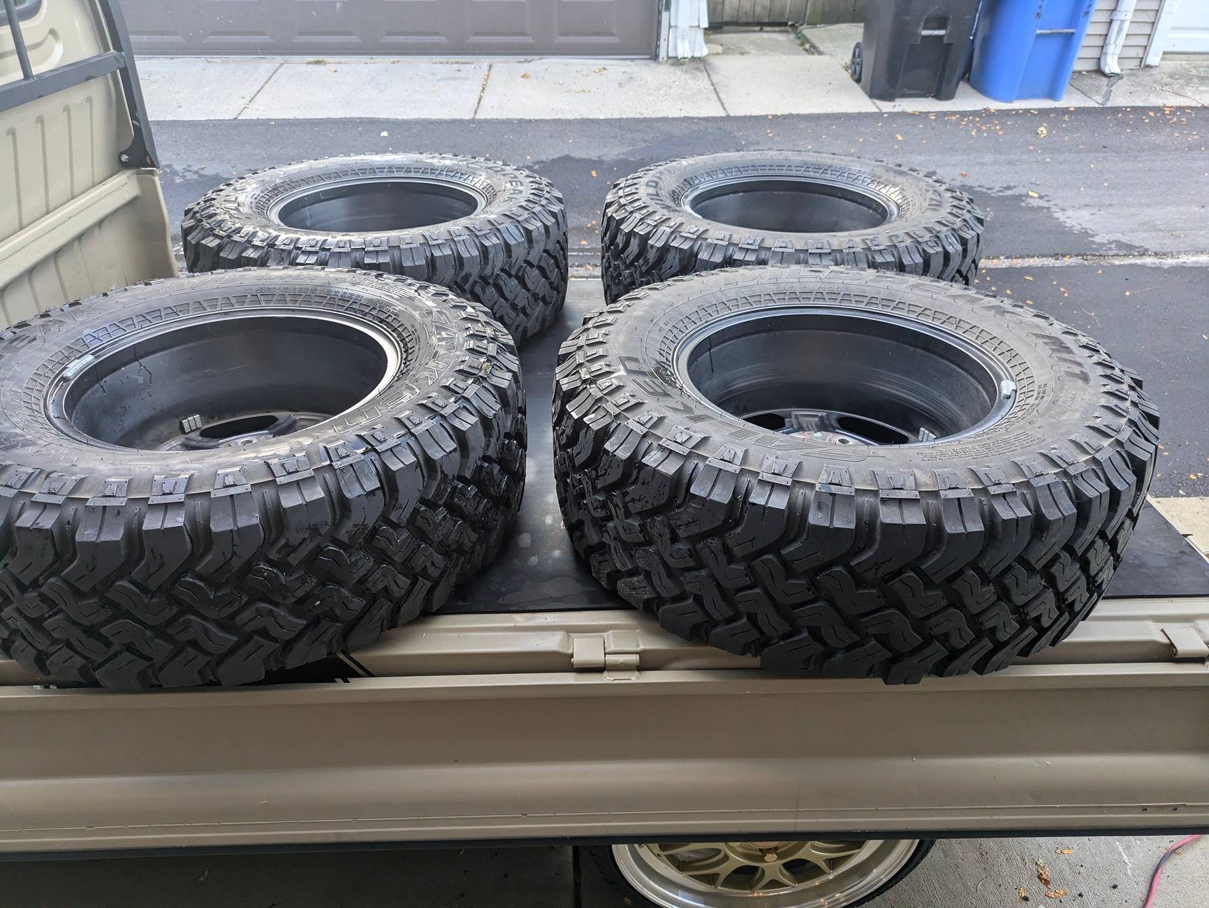 Jeep Gladiator 2020 Gladiator Rubicon Wheels and Tires PXL_20241024_220003210