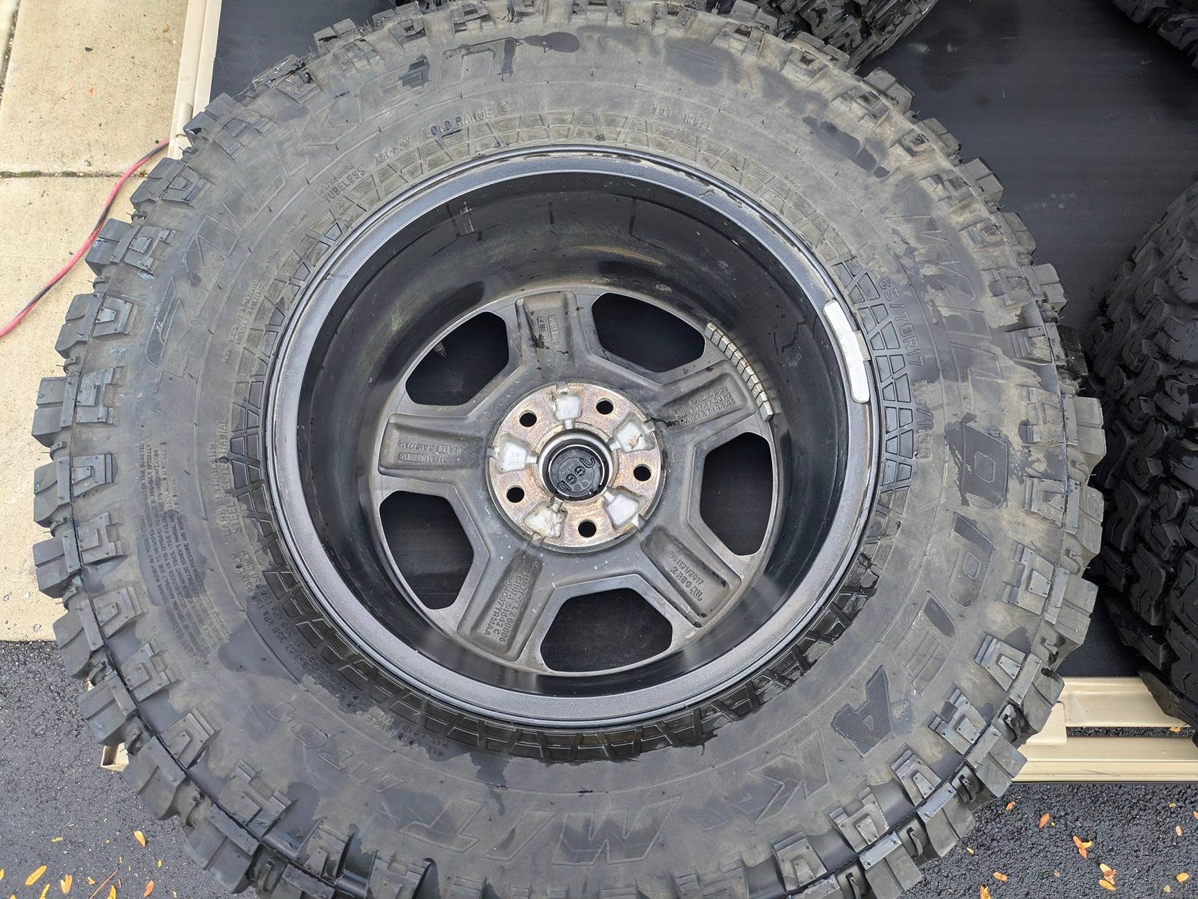 Jeep Gladiator 2020 Gladiator Rubicon Wheels and Tires PXL_20241024_220014658
