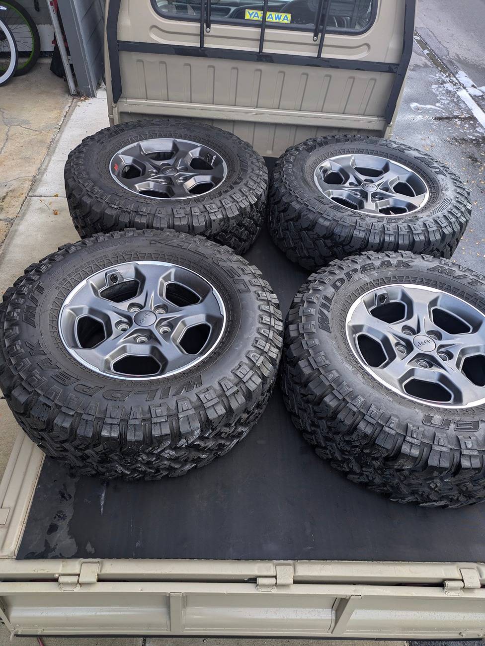 Jeep Gladiator 2020 Gladiator Rubicon Wheels and Tires PXL_20241024_215745045
