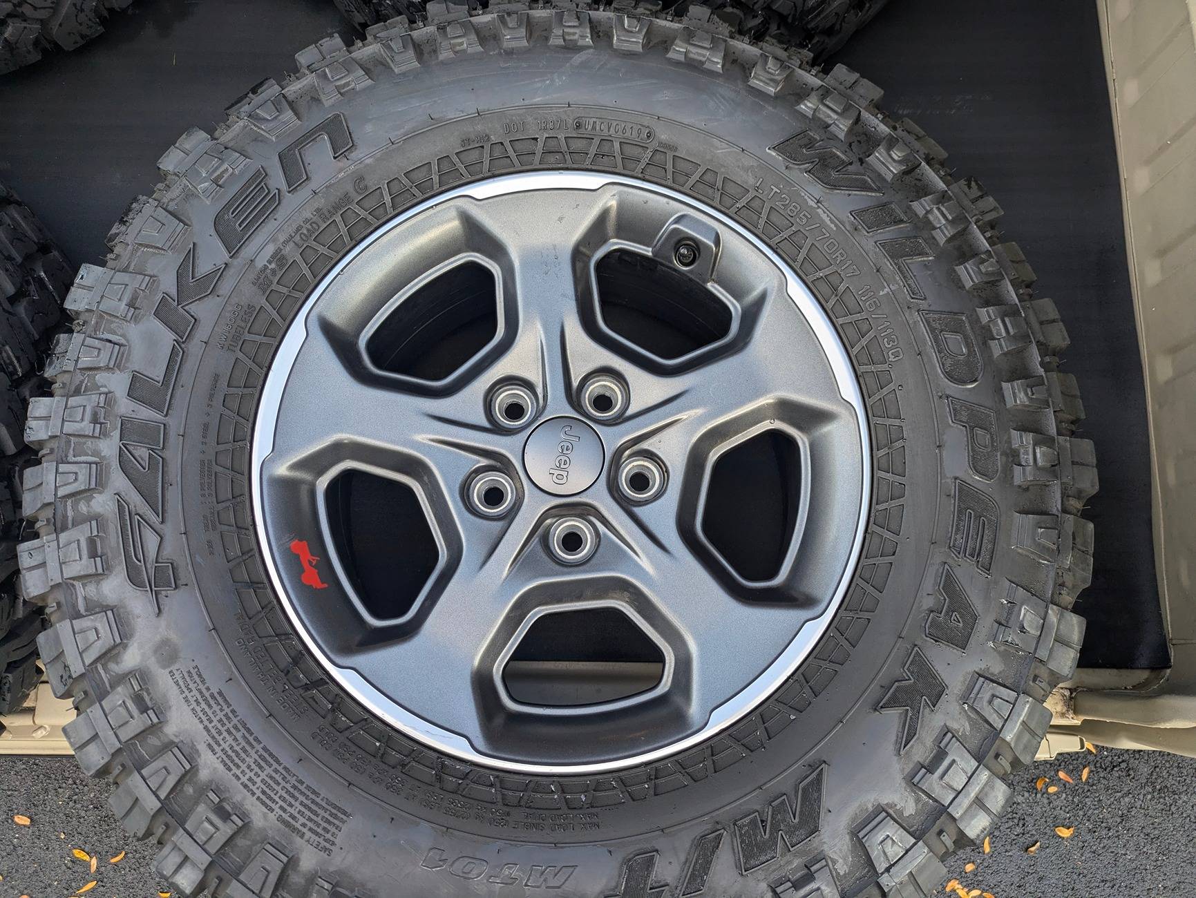 Jeep Gladiator 2020 Gladiator Rubicon Wheels and Tires PXL_20241024_215805453