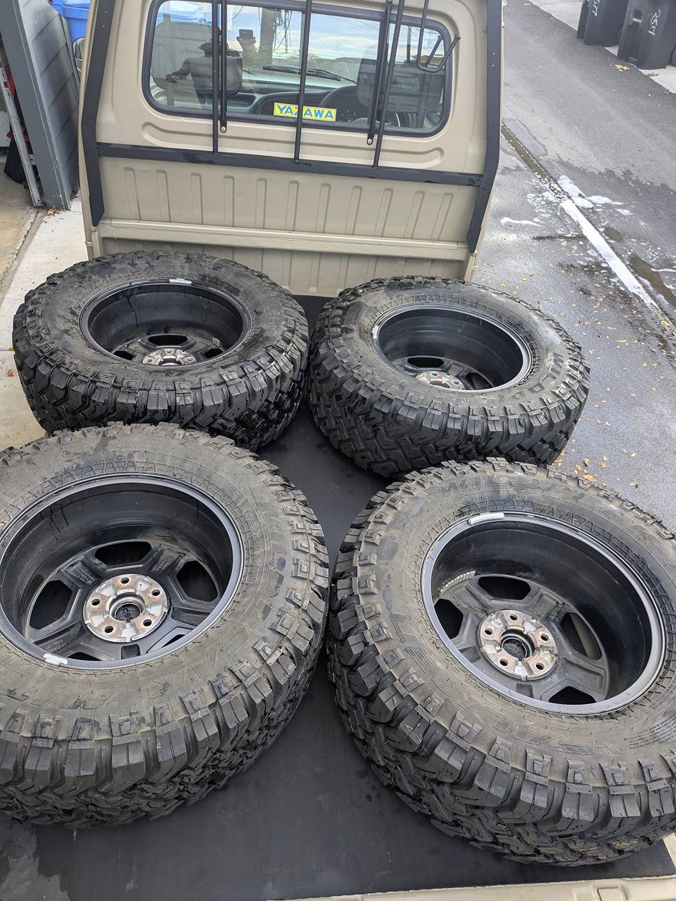 Jeep Gladiator 2020 Gladiator Rubicon Wheels and Tires PXL_20241024_215945754