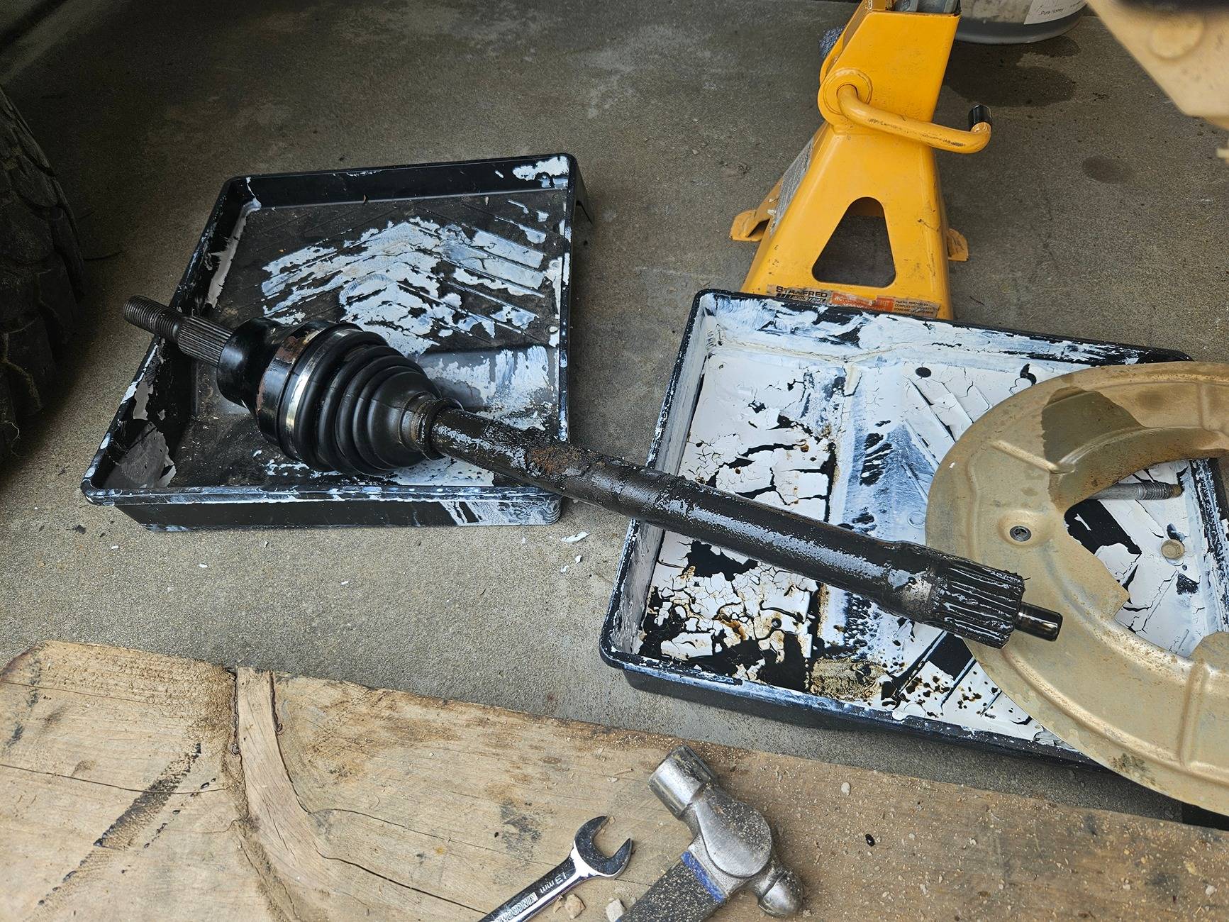 Jeep Gladiator Is there an OUTER axle tube seal kit for 2022 JT? 1000015614