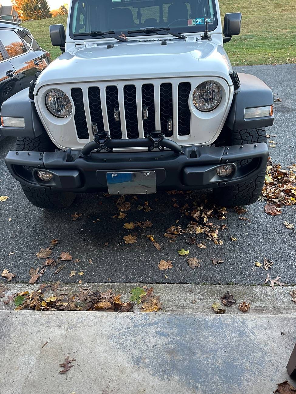 Jeep Gladiator Stock Rubicon bumper on a Sport S? IMG_4680
