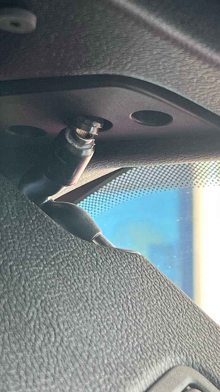 Jeep Gladiator Whelp...it's my turn...busted visor :-( Broken visor