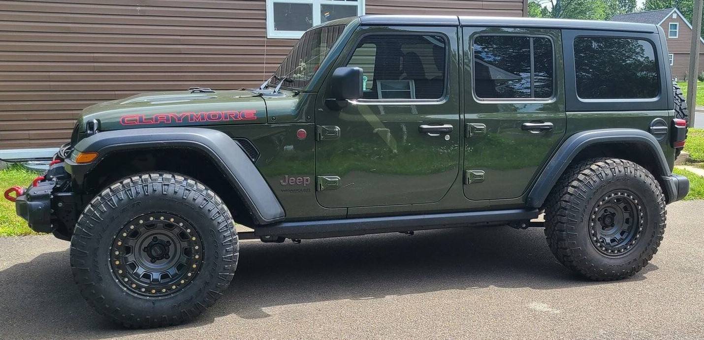 Jeep Gladiator Wheels for Sarge Gladiator KMC Tank Grey-4 on green jl