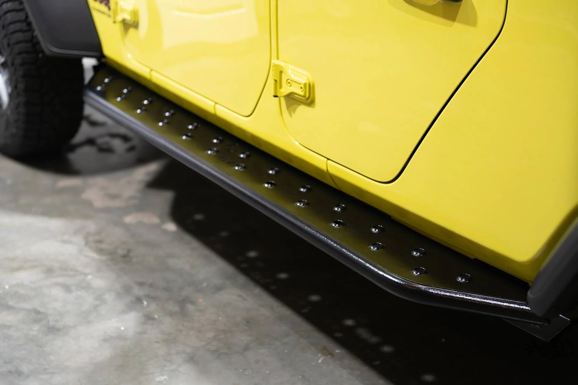 Jeep Gladiator Slider with step functionality DSC_9567