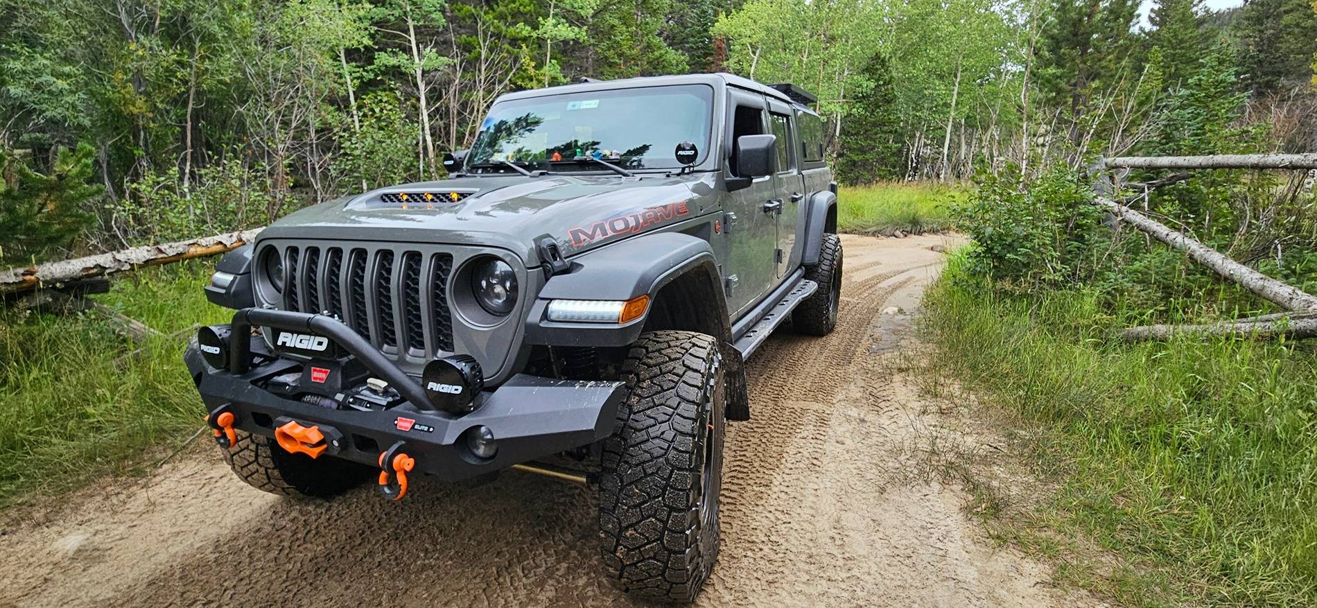 Jeep Gladiator Method 703 wheels: Any pics of your stance or tire poke with these? 20240825_165030