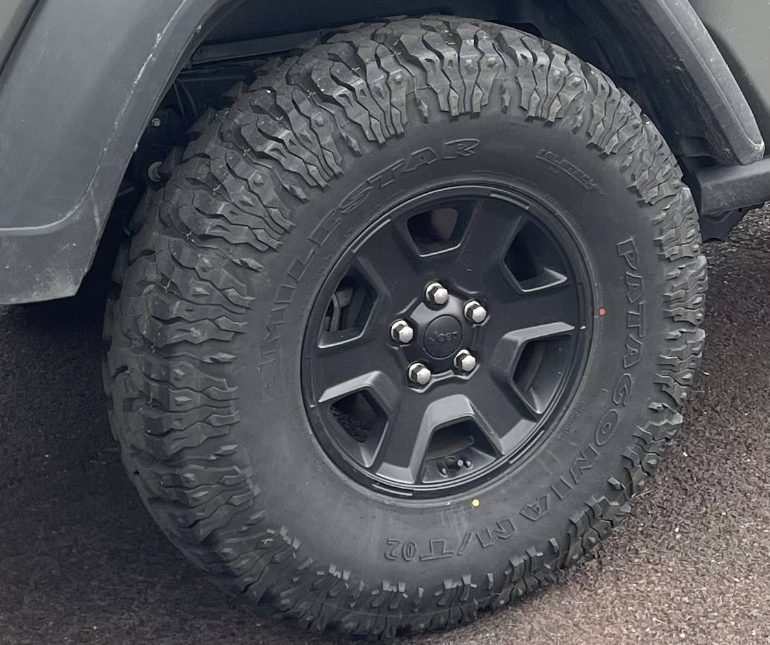 Jeep Gladiator $500 37” x 12.5 x 17 Mud Terrains FullSizeRender