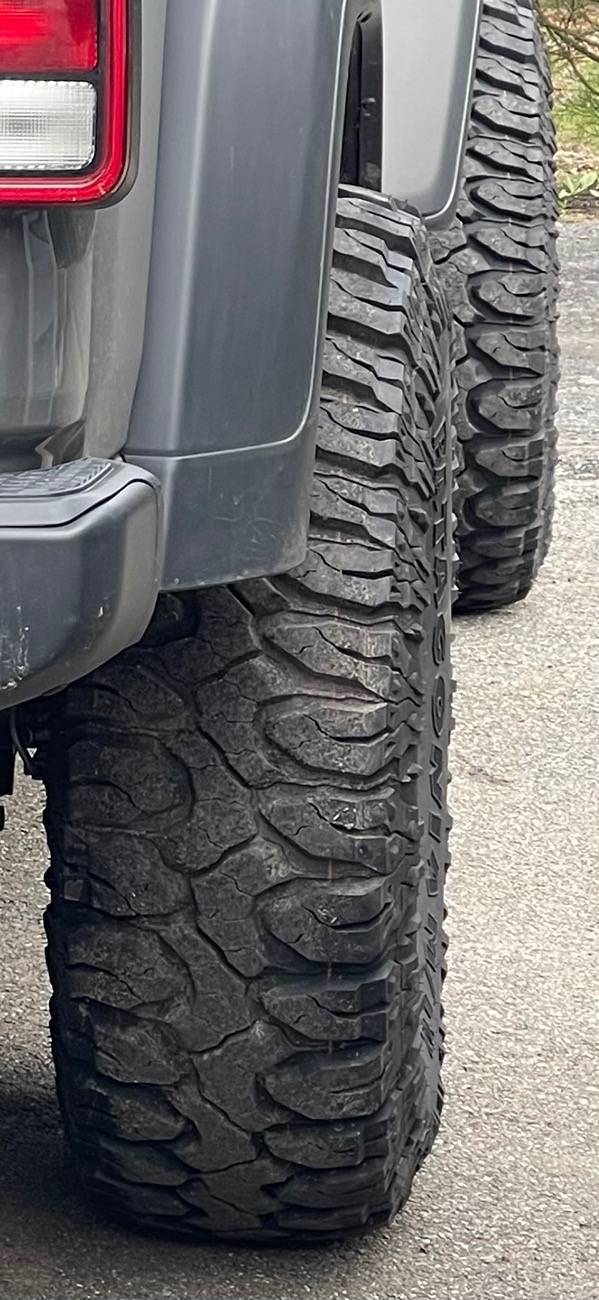 Jeep Gladiator $500 37” x 12.5 x 17 Mud Terrains FullSizeRender