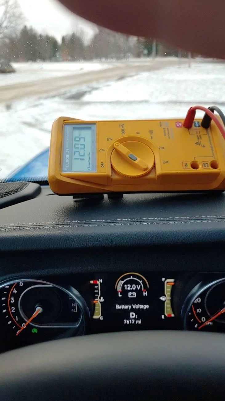 Jeep Gladiator Are the batteries really isolated during ESS stops? 20221216_090427