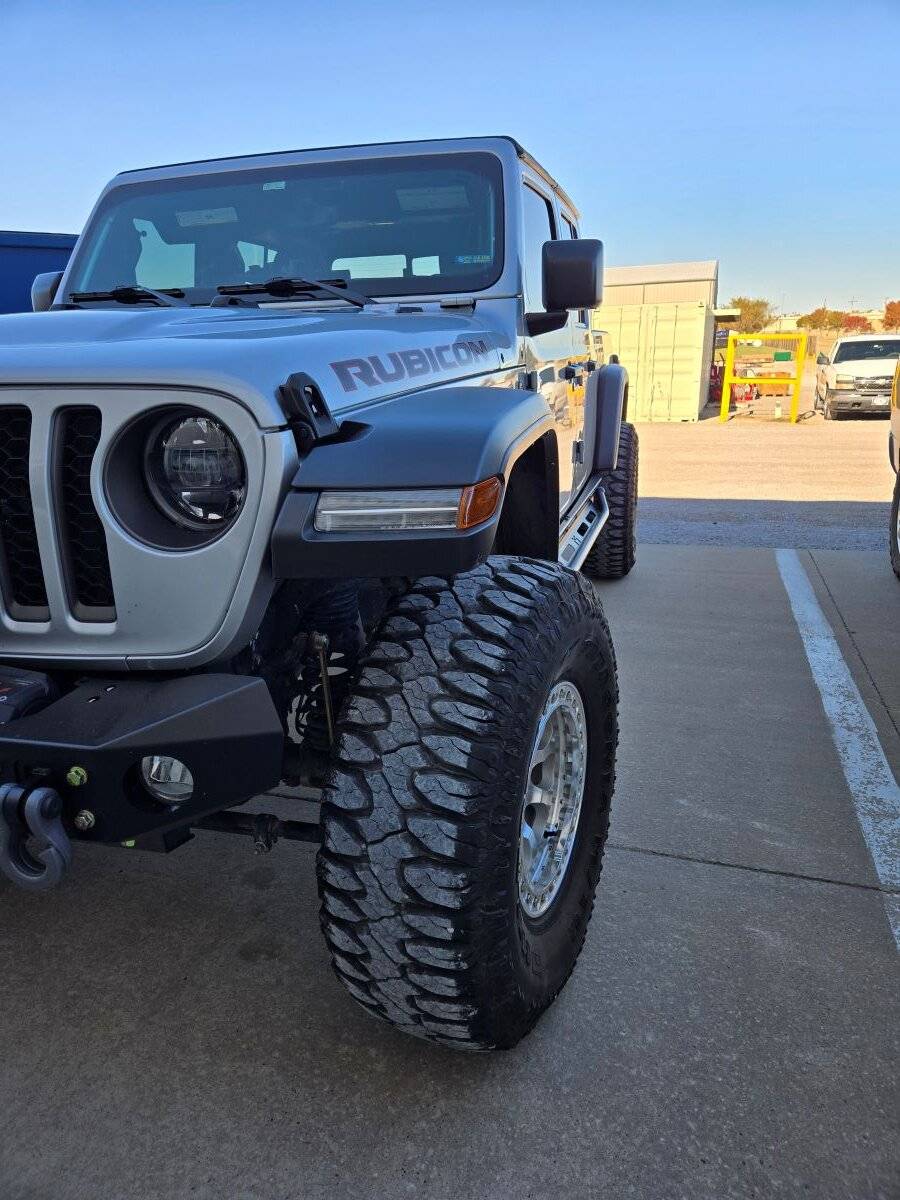 Jeep Gladiator Method 703 wheels: Any pics of your stance or tire poke with these? 20241115_130403Sm
