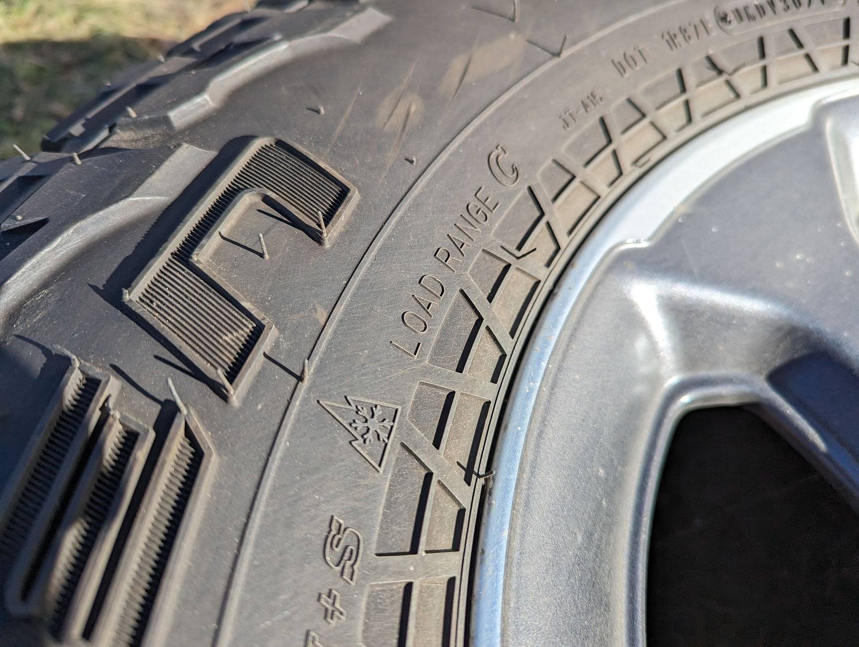 Jeep Gladiator Set of 5 Falken Wildpeak AT3 - 285/70R17 - Rubicon takeoff wheels ($950) PXL_20241115_174332435
