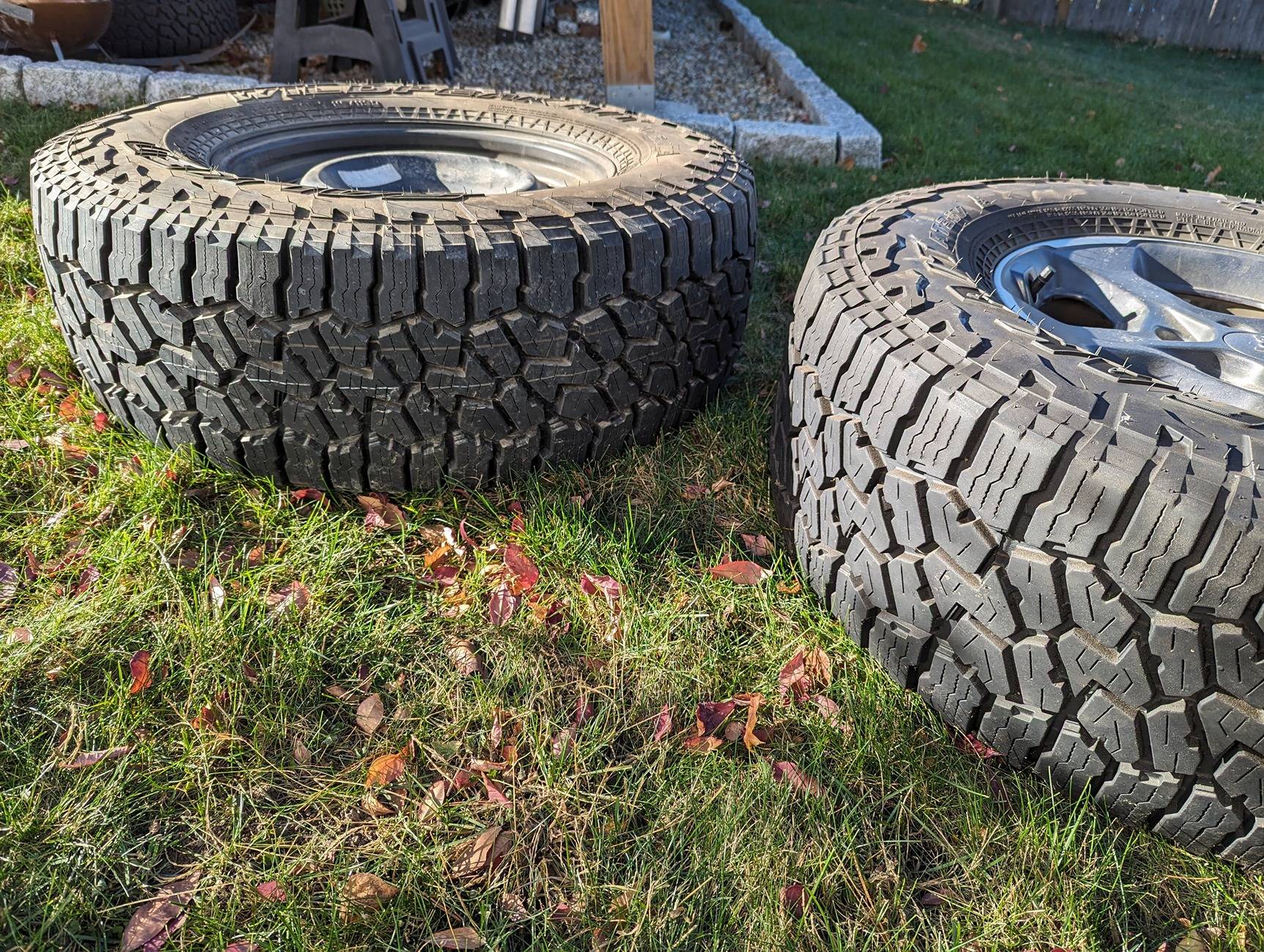 Jeep Gladiator Set of 5 Falken Wildpeak AT3 - 285/70R17 - Rubicon takeoff wheels ($950) PXL_20241115_174502672