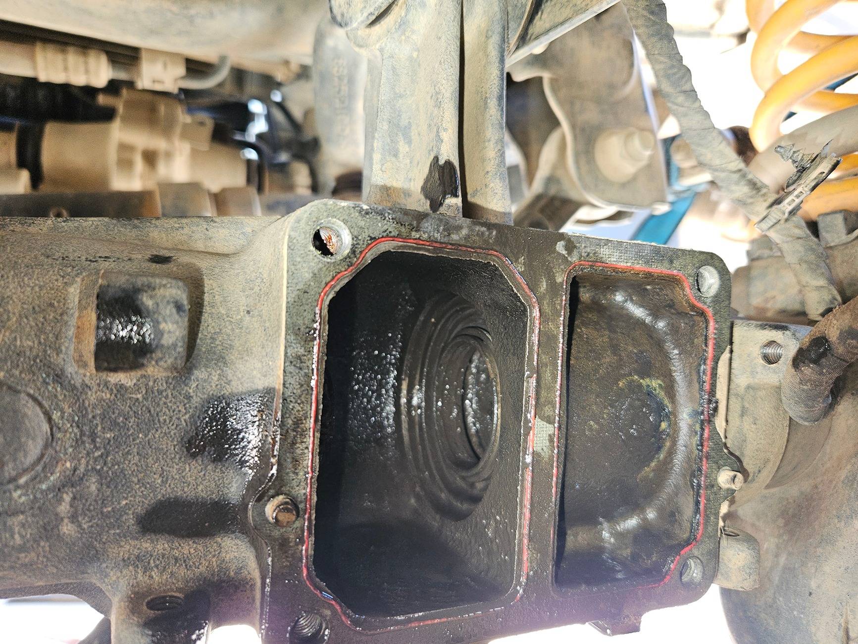Jeep Gladiator Is there an OUTER axle tube seal kit for 2022 JT? 20241116_130620